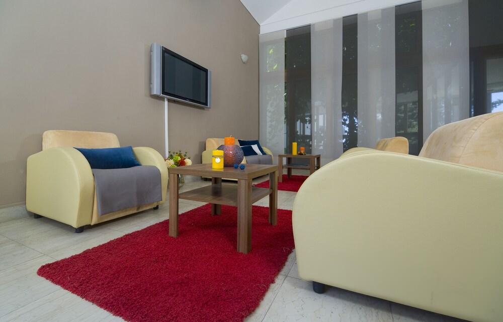 Hotel Laguna Градац Экстерьер фото